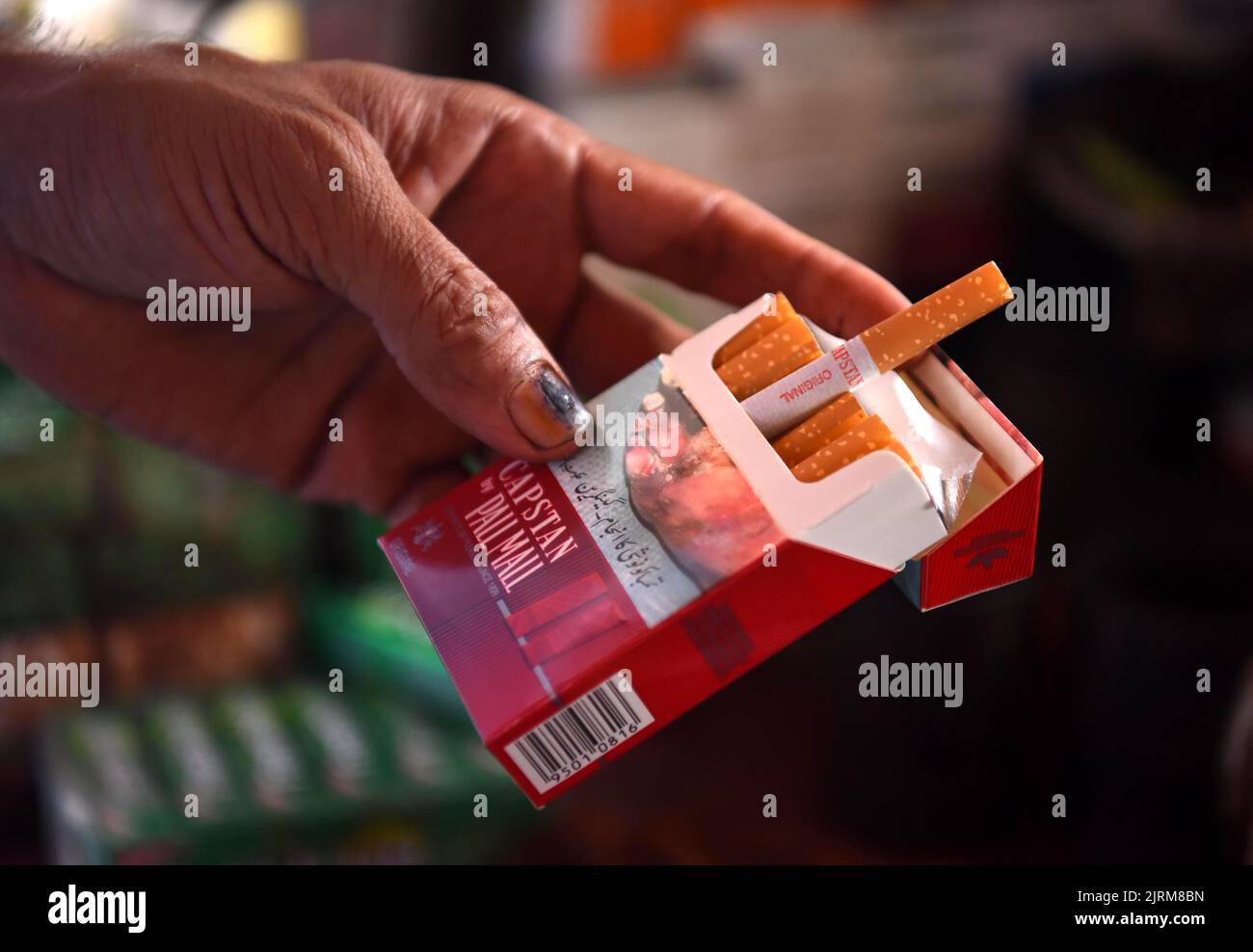 do cigarettes have arsenic LNK Cigarette smoke contains over 7,000 chemicals including arsenic found  in rat poison, carbon monoxide, and formaldehyde used in embalming.  #notobacco #nosmoking #NEQuitline