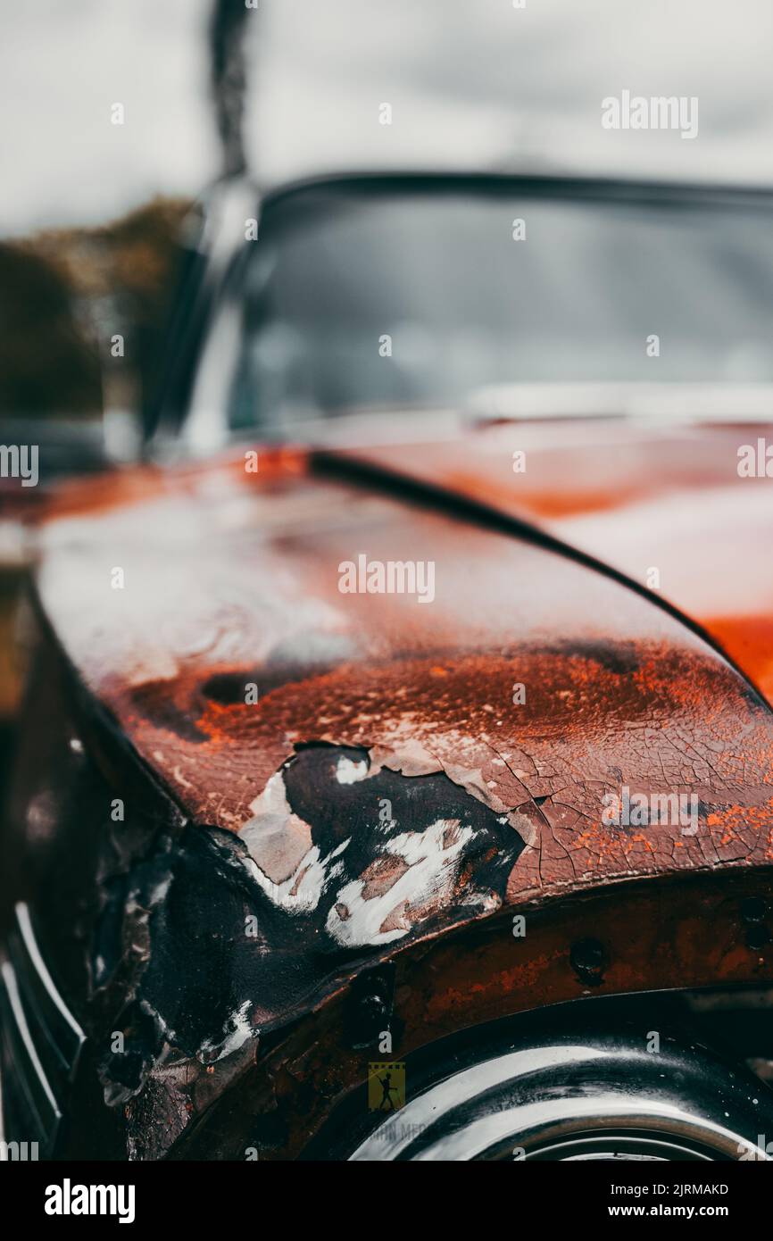 Car accident damaged headlight hi-res stock photography and images - Alamy