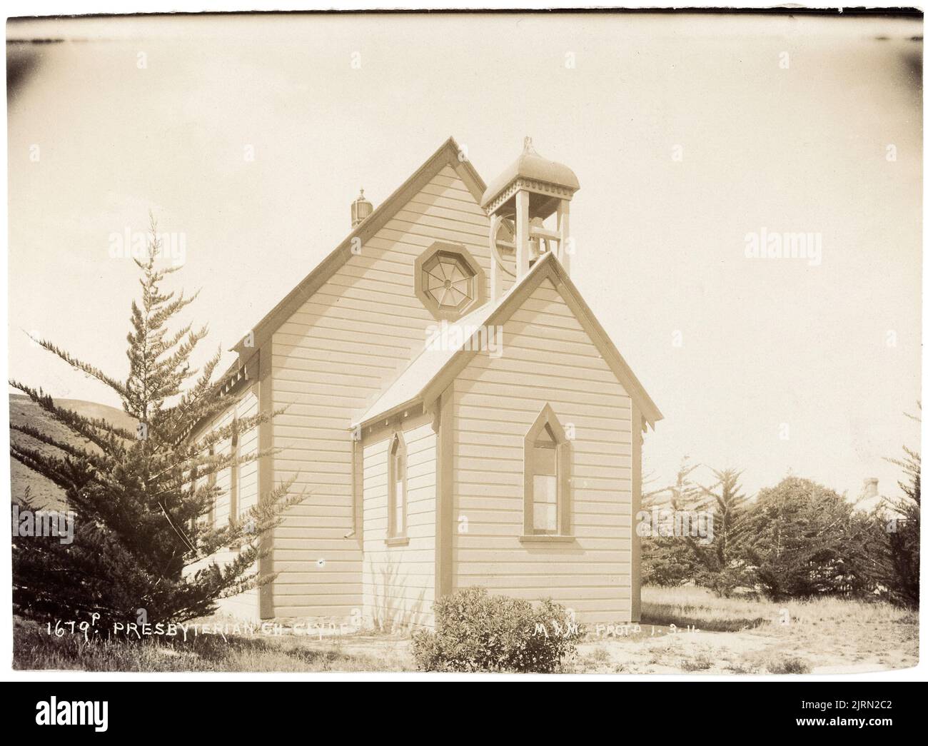 Presbyterian Church, Clyde, Muir & Moodie studio, 01 March1904, Clyde Stock  Photo - Alamy