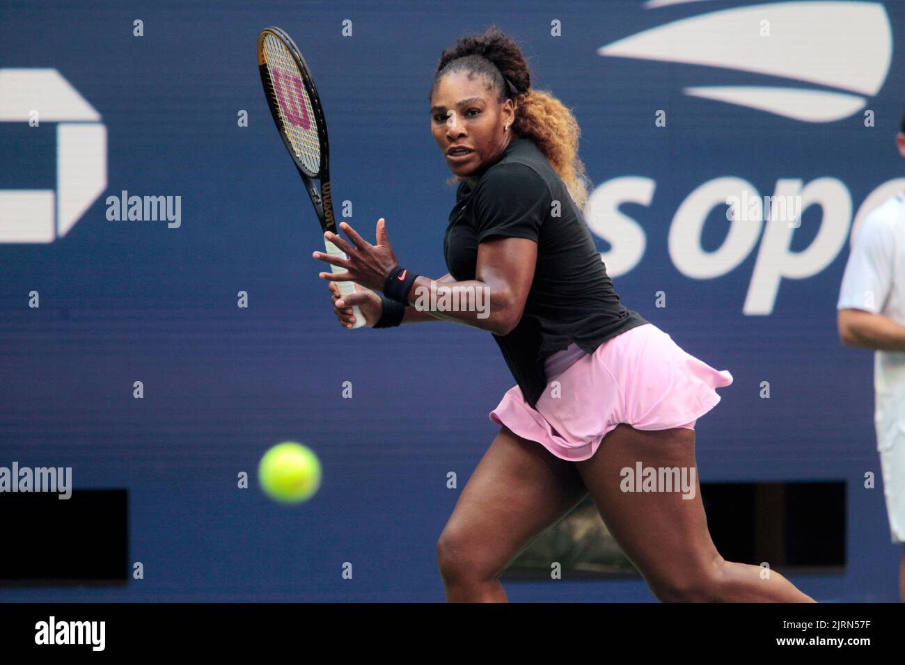 Flushing Meadows, New York, USA. 25th Aug, 2022. Serena Williams practicing today for the U.S. Open at the National Tennis Center in Flushing Meadows, New York. The tournament begins next Monday. Credit: Adam Stoltman/Alamy Live News Stock Photo