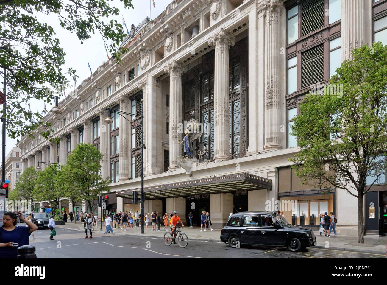 Louis Vuitton Selfridges London, 400 Oxford Street
