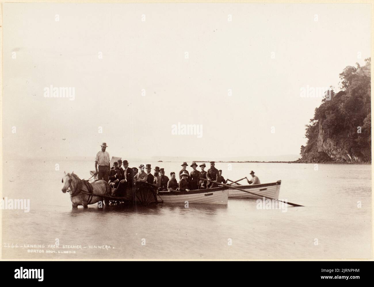 Landing from Steamer Waiwera, circa 1880, Dunedin, by Burton Brothers Stock Photo Alamy
