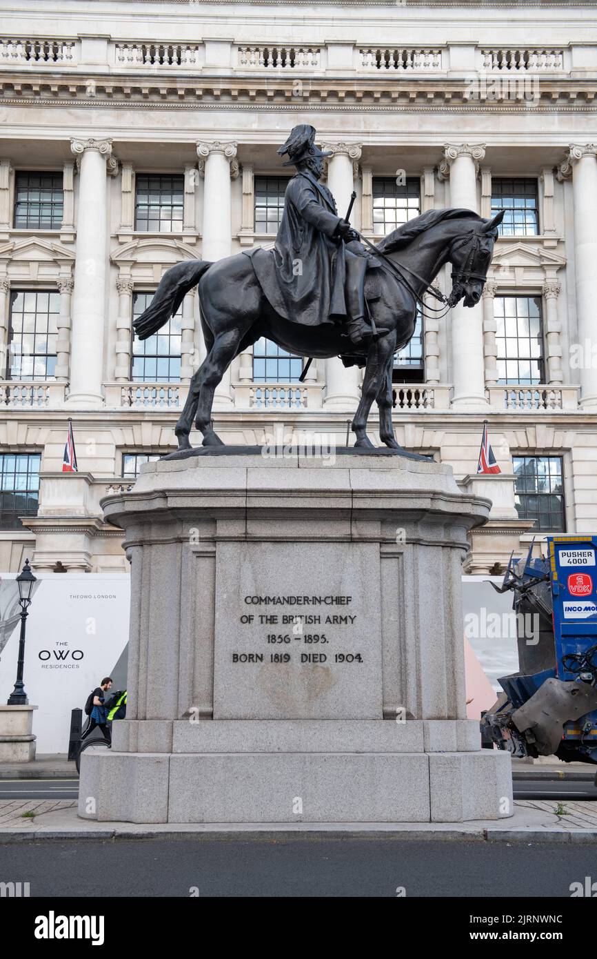 Equestrian statue of Duke of Cambridge, CommanderinChief of