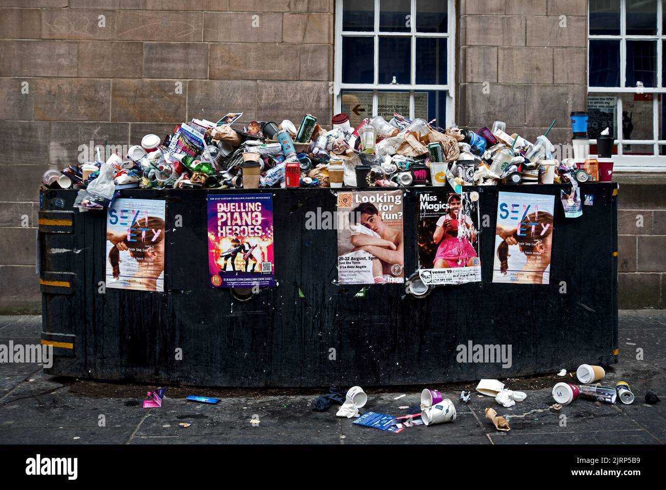 Litter in the Lawnmarket during the Edinburgh Fringe due to industrial action by Edinburgh council workers. Edinburgh, Scotland, UK. Stock Photo