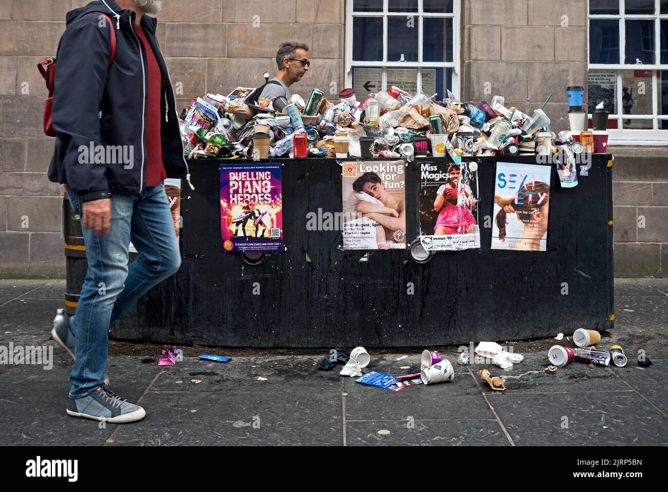 Litter in the Lawnmarket during the Edinburgh Fringe due to industrial action by Edinburgh council workers. Edinburgh, Scotland, UK. Stock Photo