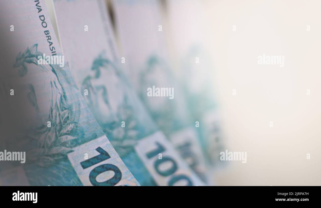 one-hundred-reais-banknotes-brazilian-money-stock-photo-alamy