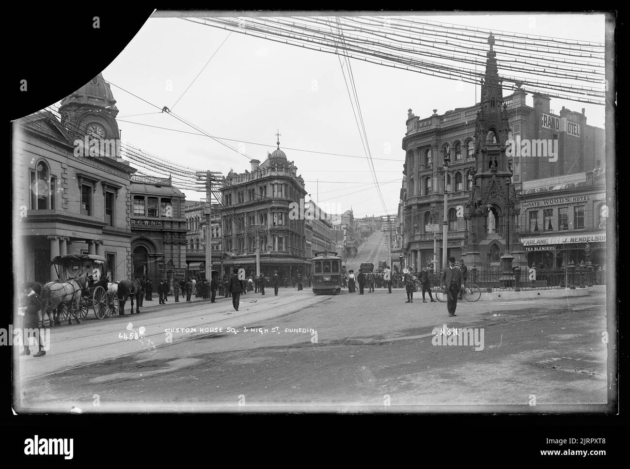 Custom House Square and High Street, Dunedin Stock Photo - Alamy