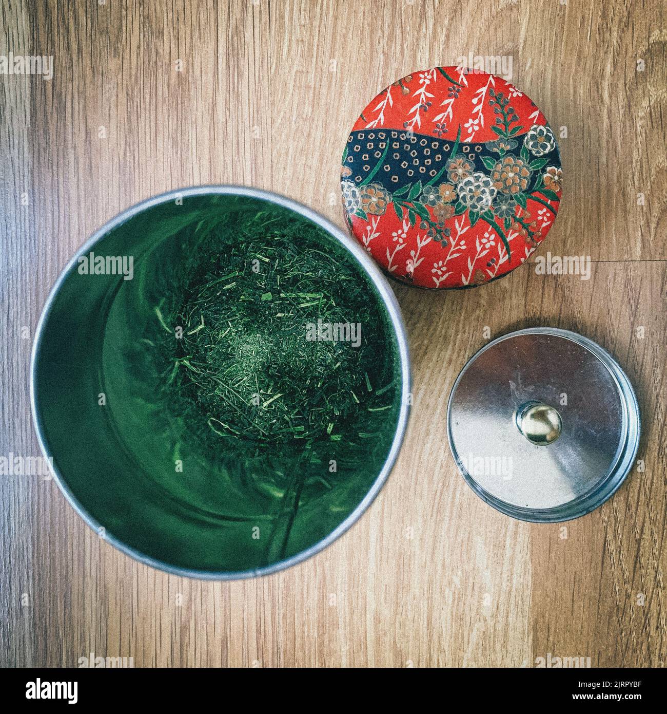 Fresh roasted Japanese green tea in a canister Stock Photo Alamy