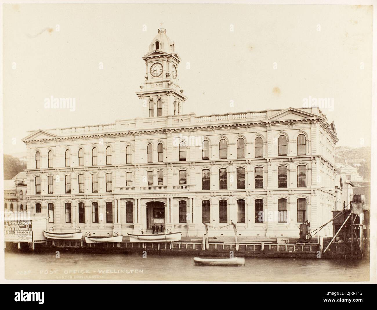 Post Office Wellington, 1800s, Dunedin, by Burton Brothers Stock Photo Alamy