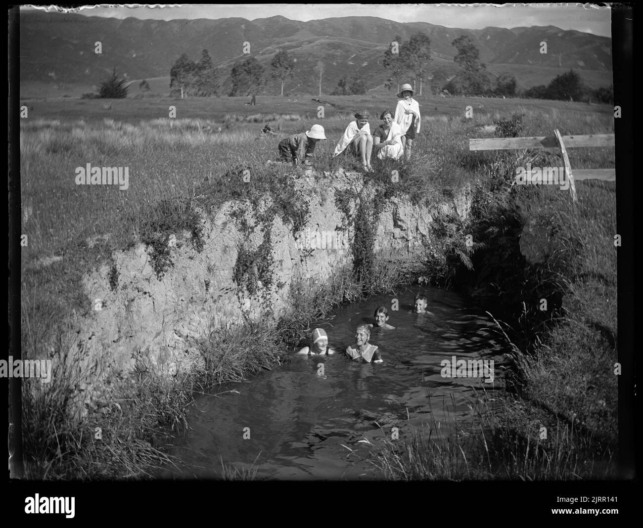 1925 woodside and excu hires stock photography and images Alamy
