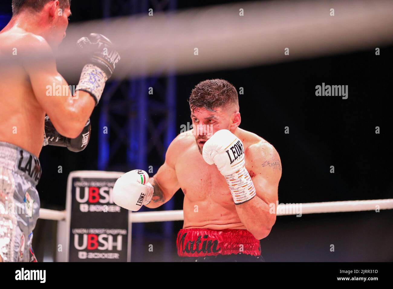 Boxing points victory hi-res stock photography and images - Page 3