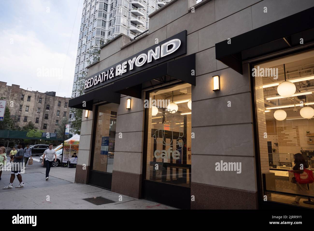 New York, New York, USA. 25th Aug, 2022. August 25, 2022: New York City, USA: A Bed Bath and Beyond location on 3rd Avenue in Midtown Manhattan. $BBBY stock was targeted by the popular meme stock reddit community Wall Street Bets, famous for inflating the price of $GME Gamestop stock, in a short squeeze opportunity to make money off of Private Equity hedge funds attempting to short sale large volumes of retail stocks. Billionaire activist shareholder Ryan Cohen exited from the stock and sold off his 10% stake, but the company recently raised a new loan with the help of J.P. Morgan Chase. (Cr Stock Photo