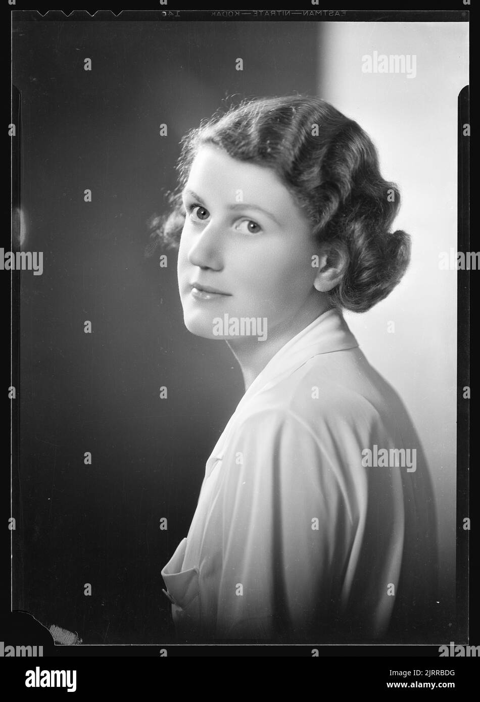 Miss Scott, March 1936, Wellington, by Spencer Digby Studios. Spencer ...