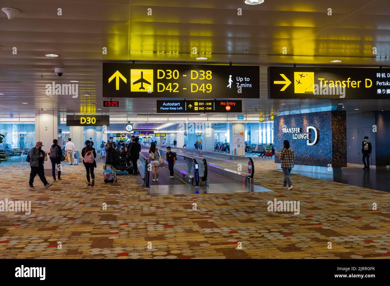 Terminal 1 at Singapore Changi Airport Stock Photo - Alamy