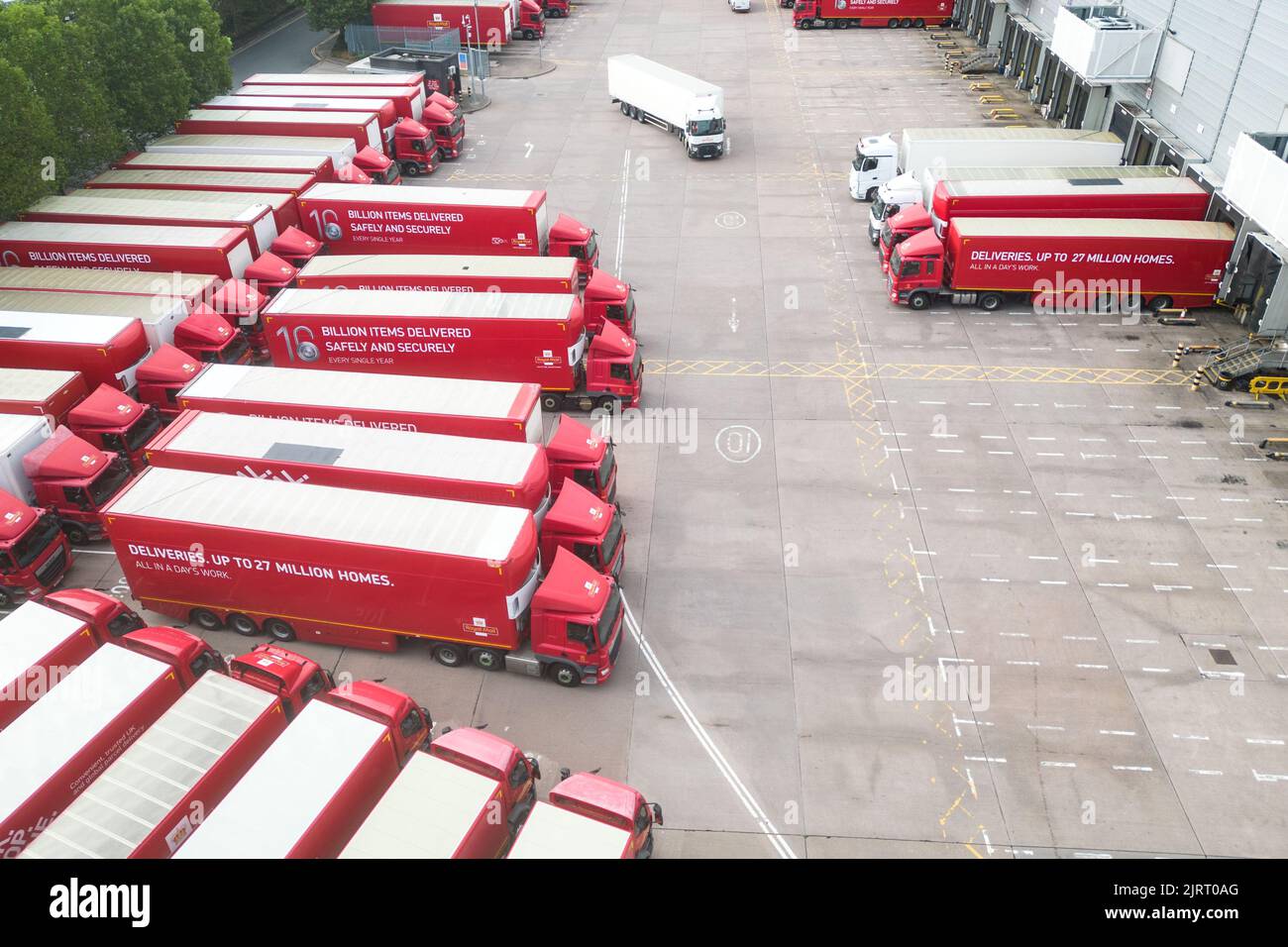 St Stephens Street, Birmingham August 26th 2022 - Birmingham's Mail Centre on St Stephens Street in the Newtown area of the city is lined with unused lorries, trucks and vans as over 100,000 employees strike over pay disputes. A small amount of staff were seen sorting mail from one van and agency drivers and staff from Whistl arrived with important deliveries. Credit: Scott CM/Alamy Live News Stock Photo