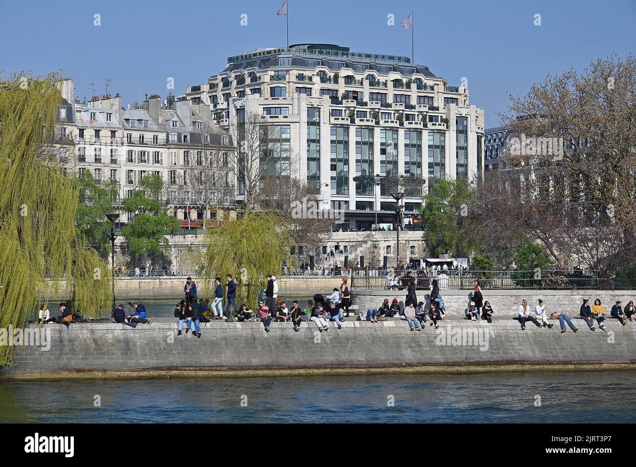 Paris (France): renovated building of La Samaritaine department store in the 1st arrondissement (district) by the River Seine, a masterpiece of Art No Stock Photo