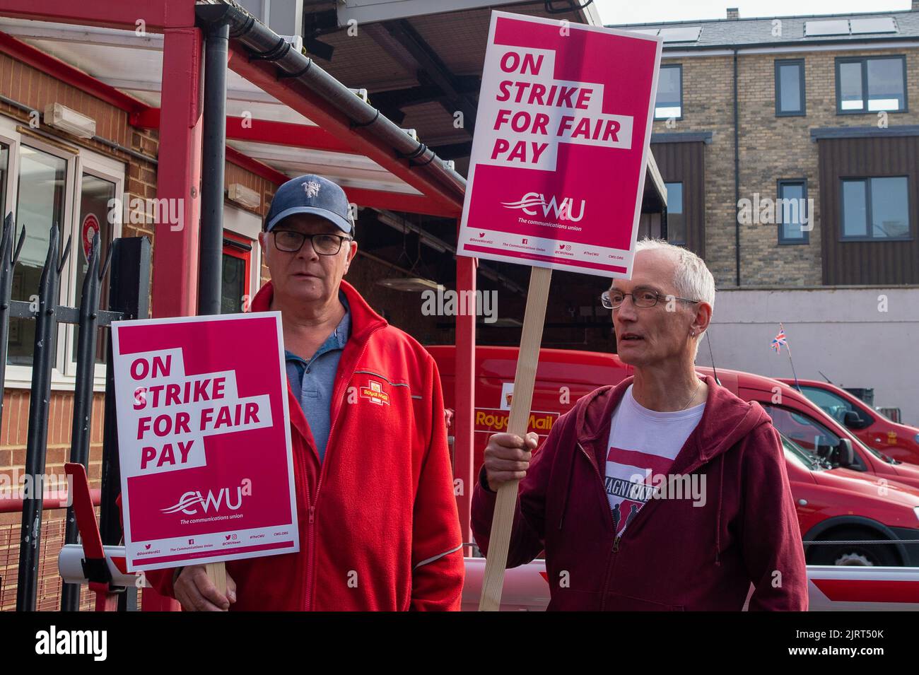 Windsor, Berkshire, UK. 26th August, 2022. Over 115,000 Royal Mail postal workers were on strike today over pay and stoppages. Postal workers were picketing at the Queen Elizabeth Delivery Office in Windsor today. Mail is not being collected today and three further strike days are planned. Credit: Maureen McLean/Alamy Live News Stock Photo