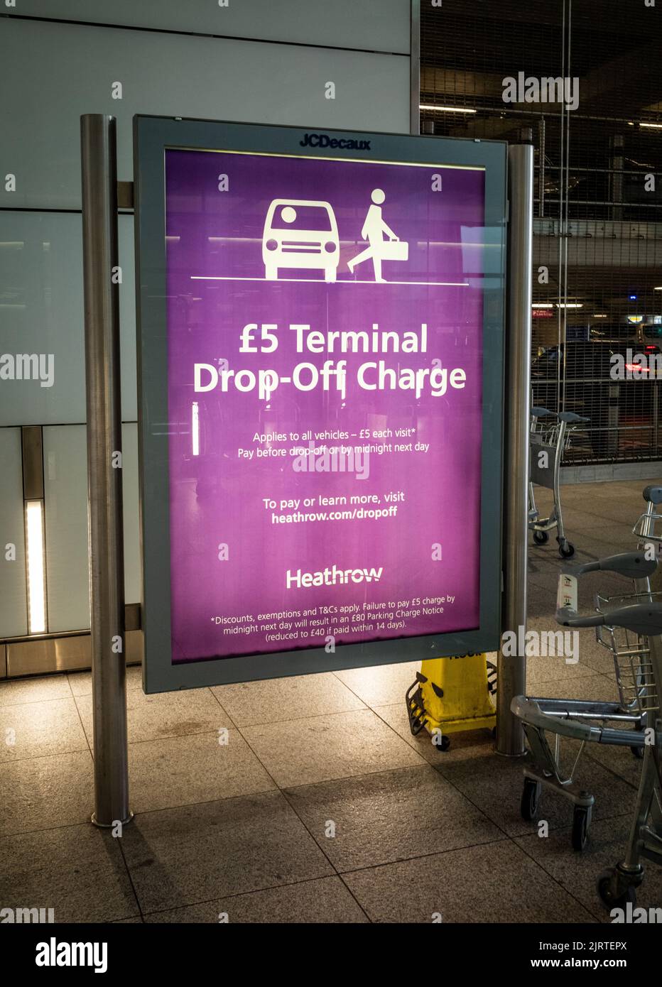 Terminal drop off charge hi-res stock photography and images - Alamy