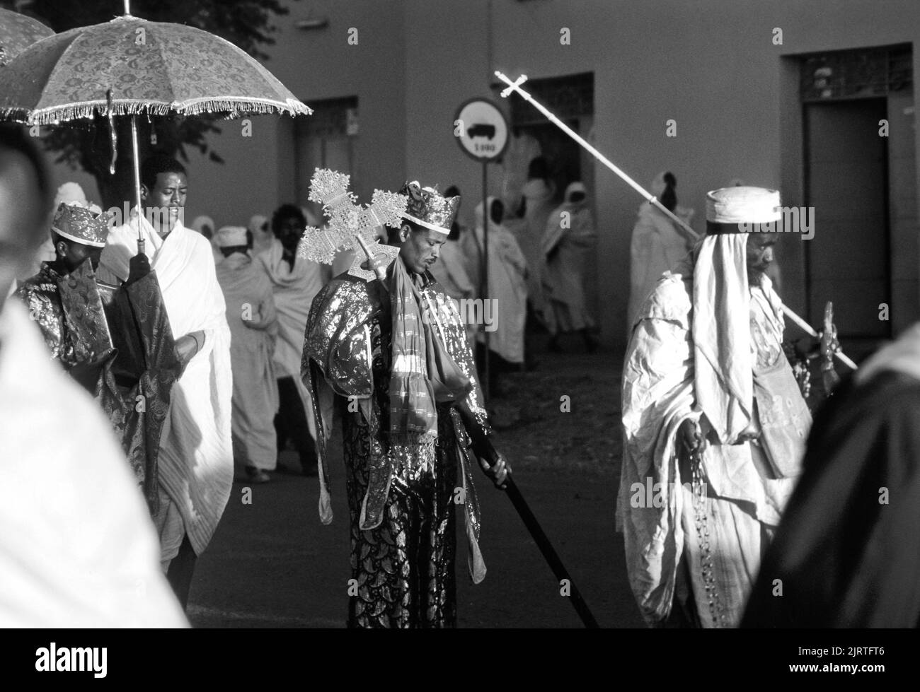 Axum, Ethiopia - July 1, 1998: priest carries the holy ark in a ceremony through the streets  in AXUM, Ethiopia. The ark was stolen in Salomons temple Stock Photo