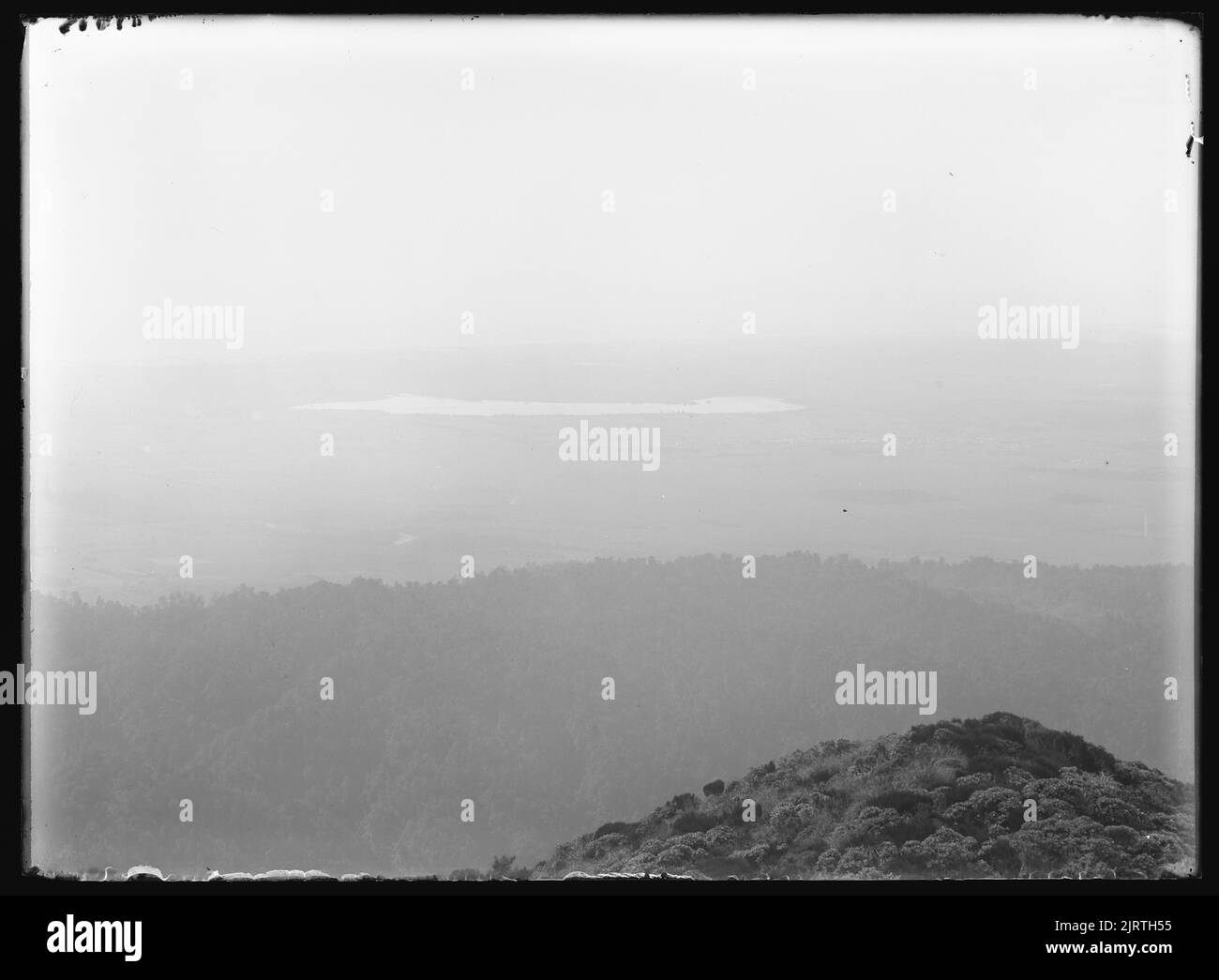 Lake Horowhenua from Mount Waiopehu 3 January 19116 January 1911, 03