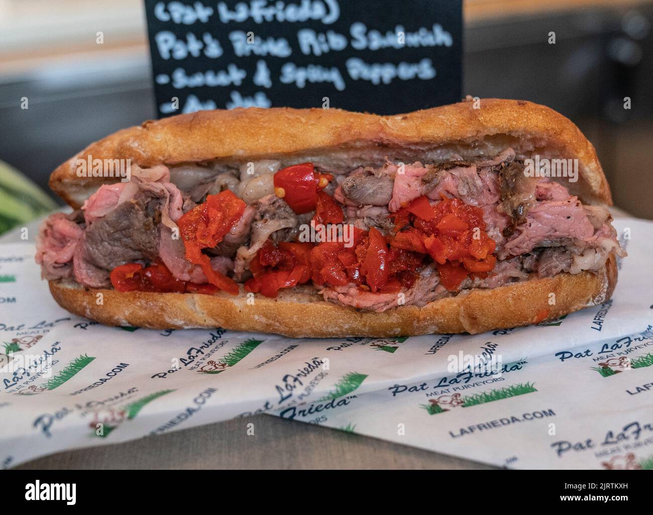 https://c8.alamy.com/comp/2JRTKXH/new-york-united-states-25th-aug-2022-prime-rib-sandwich-by-lafrieda-meat-co-on-display-at-2022-us-open-food-tasting-media-preview-at-aces-restaurant-on-arthur-ashe-stadium-photo-by-lev-radinpacific-press-credit-pacific-press-media-production-corpalamy-live-news-2JRTKXH.jpg