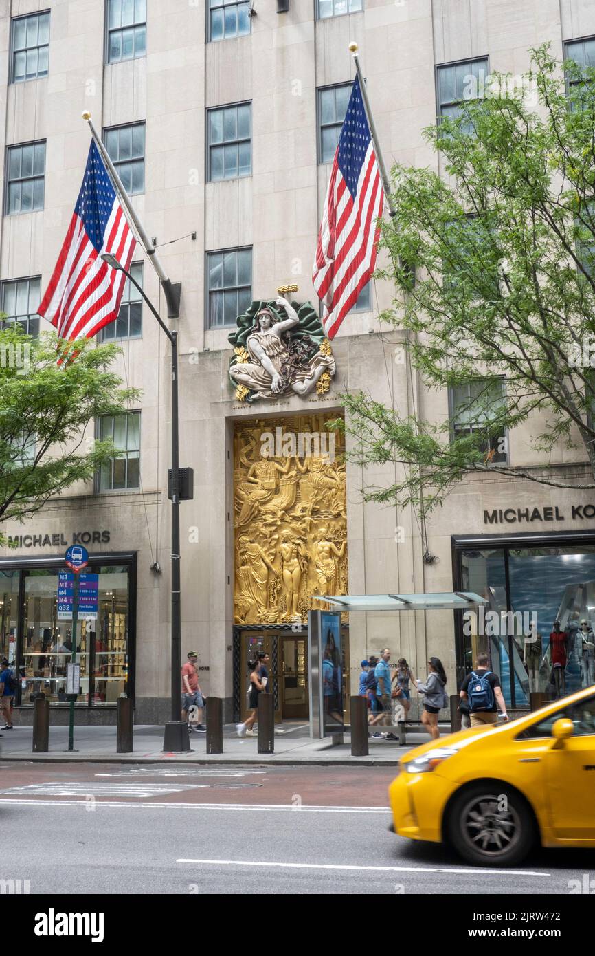 Rockefeller Center, Friendship Between America and France Bas-Relief, 610 Fifth Avenue, NYC Stock Photo