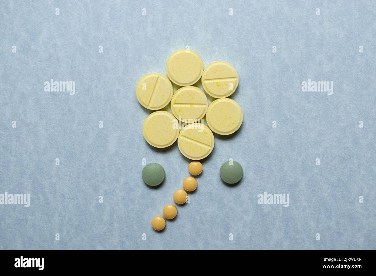 Flower of medicines in pill form Stock Photo Alamy