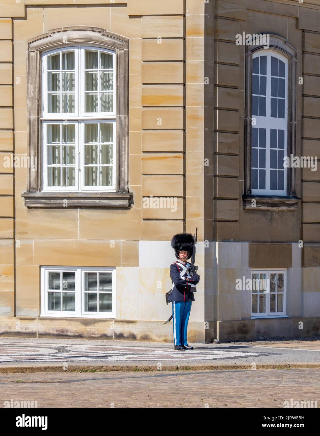 Palace guard on duty by his sentry box outside a Royal Palace at ...
