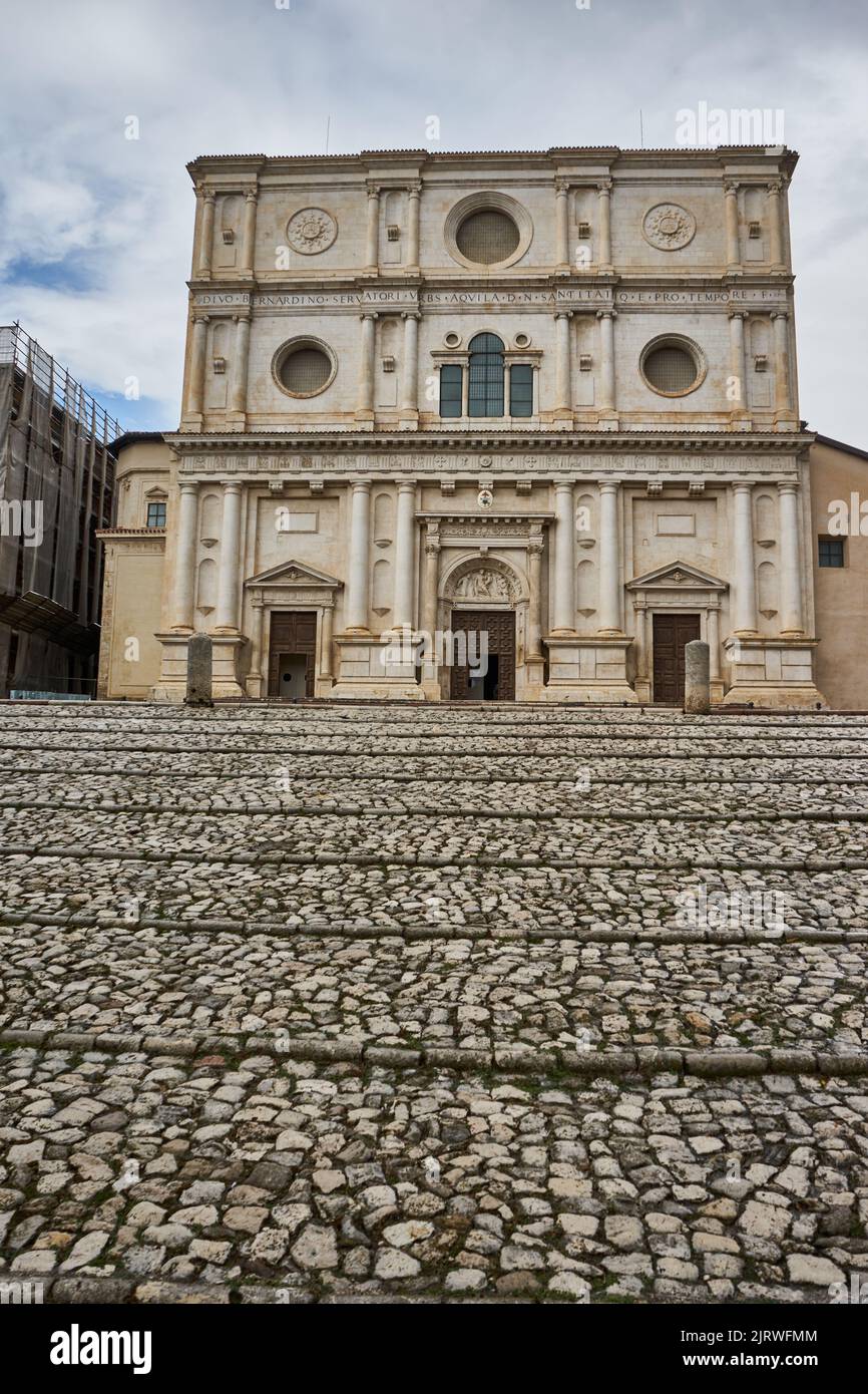 Basilika San Bernardino, Basilica di San Bernardino, Fassade, vorne