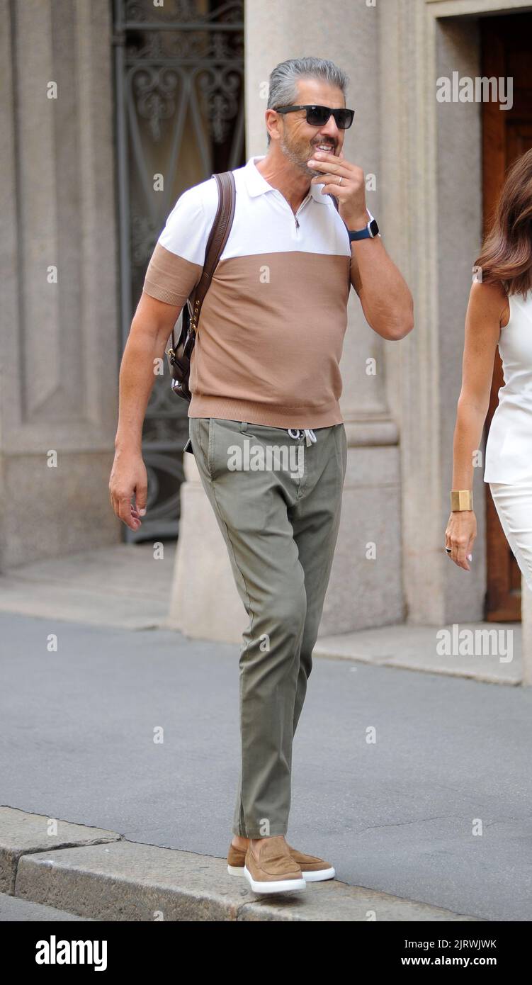 Milan, Italy. 26th Aug, 2022. Milan, 26-08-2022 Andrea Berton, 2 Michelin star chef, strolls through the streets of the center with his wife Sandra Vecchi. Credit: Independent Photo Agency/Alamy Live News Stock Photo
