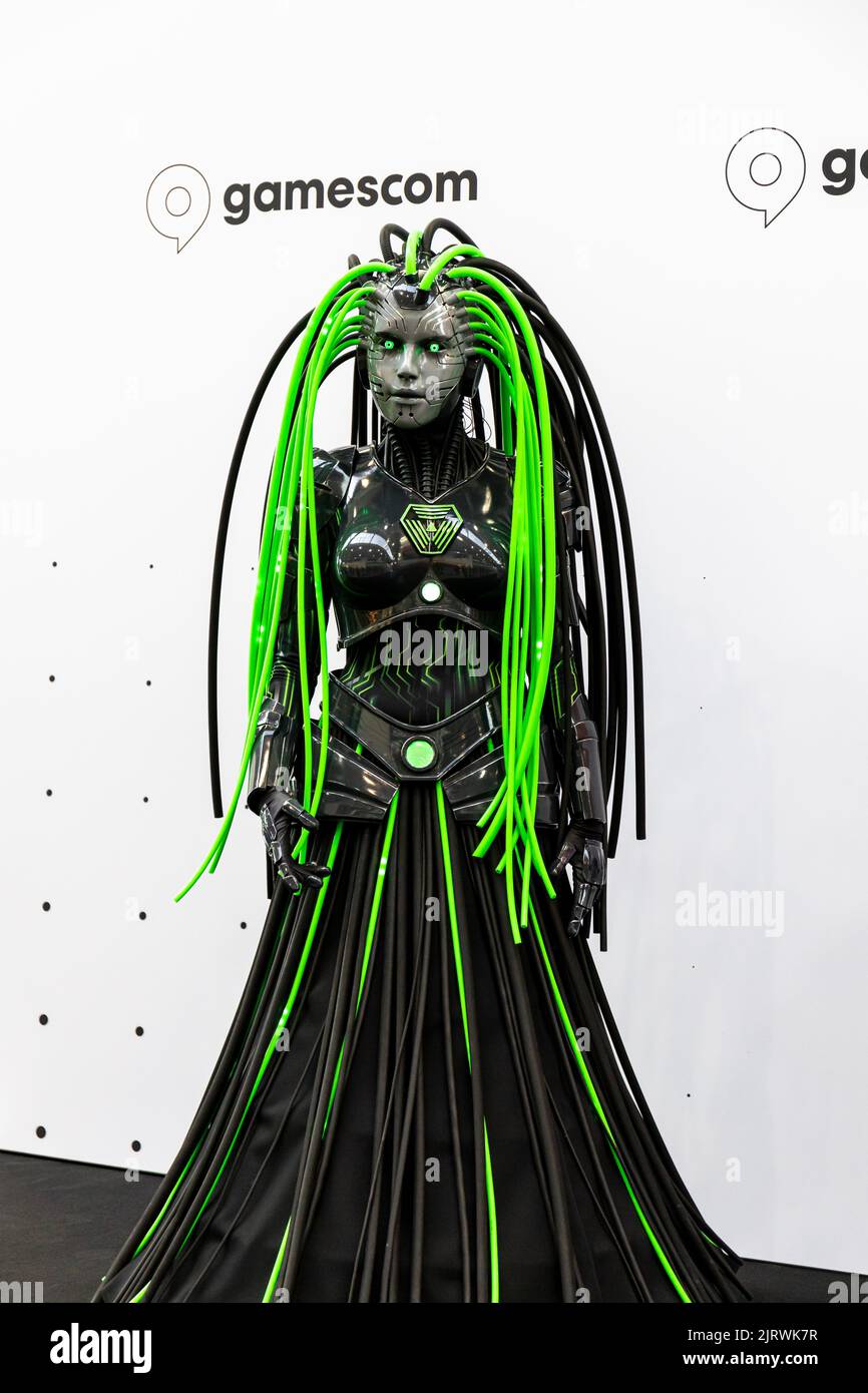 Cologne, Germany. 24th Aug, 2022. Gamescom 2022: Cosplay actor in costume of AI Shodan from first-person shooter System Shock Remake. Gamescom is the world's largest trade fair for computer and video games, at Koelnmesse in Cologne, Germany. Photocredit: Christian Lademann / lademann.media Stock Photo
