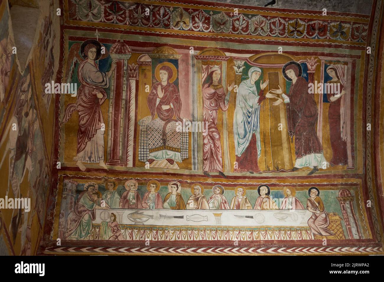 Oratorium San Pellegrino, Oratorio di San Pellegrino, Innenraum, mit Fresken bemalte Wände, Bominaco, Provinz L’Aquila, Region Abruzzen, Italien Stock Photo