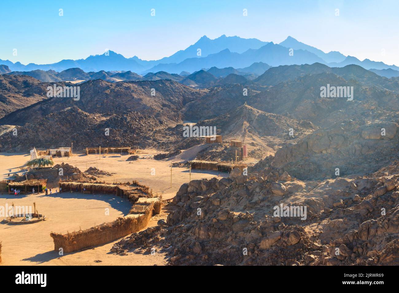 View on bedouin village in Arabian desert, Egypt Stock Photo Alamy