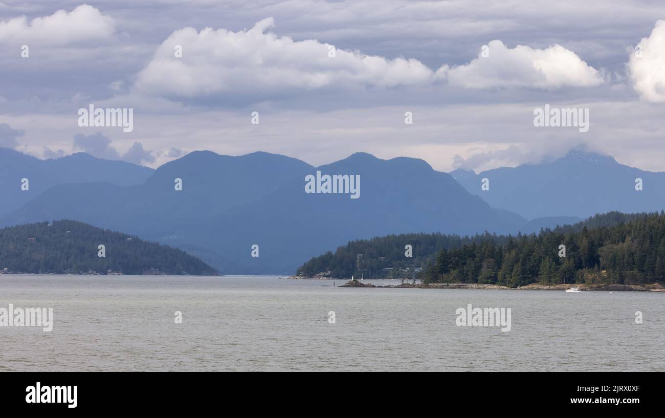Howe sound canadian mountain hi-res stock photography and images - Alamy