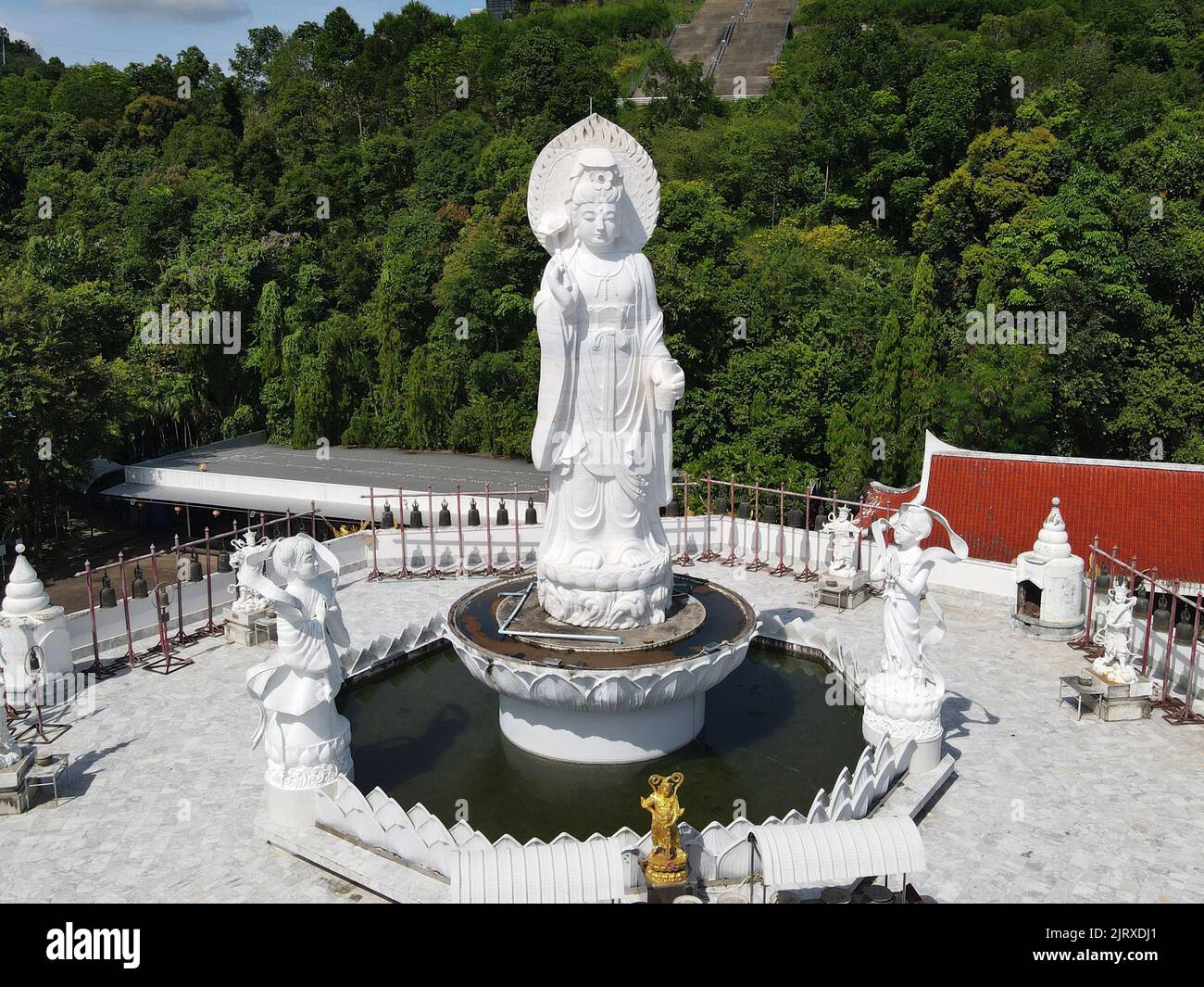 White guan yin statue in Hat Yai, Songkhla, Thailand Stock Photo Alamy