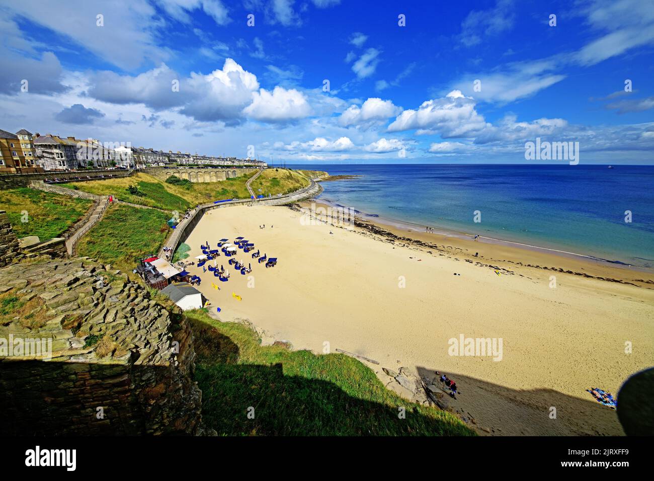 King Edwards Bay Tynemouth basking in the sunsine with Rileys Fish