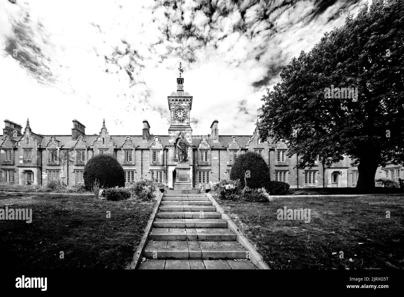Master Mariners homes in North Shields on land donated by the Duke of Northumberland whose statue is in the garden built in 1836 1840 Stock Photo