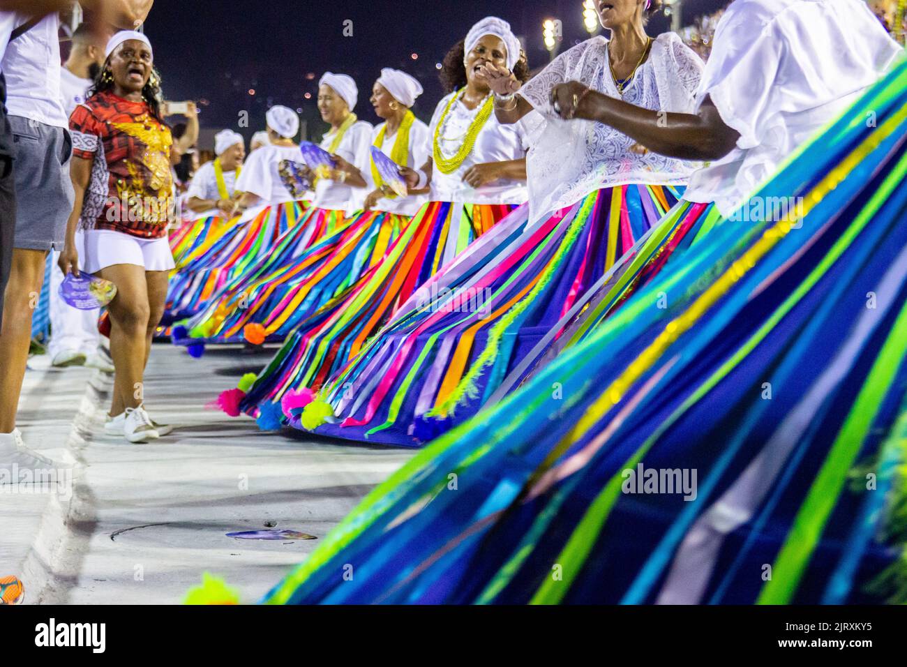 Baianas of the samba school União da Ilha, Marques de Sapucai, Rio de Janeiro, Brazil - January 23, 2019: baianas of the samba school União da Ilha du Stock Photo