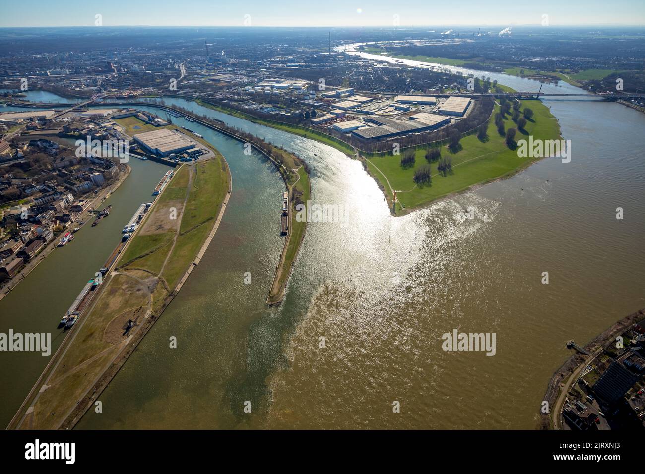 Aerial view, Mercator island with river Ruhr mouth into river Rhine in backlight, industrial area Kaßlerfeld, Kaßlerfeld, Duisburg, Ruhr area, North R Stock Photo