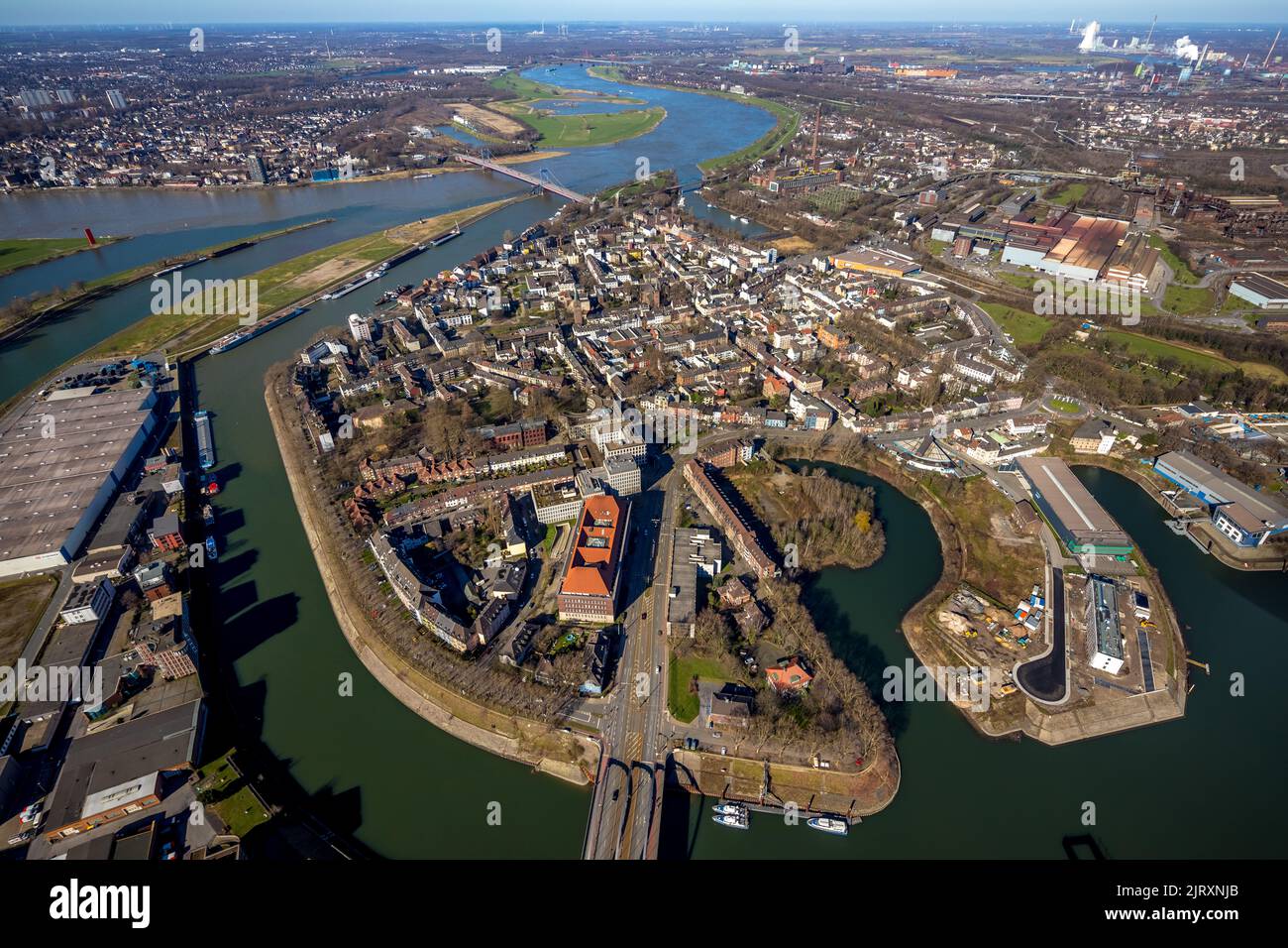 Aerial view, Duisburg harbor, residential area DuisburgRuhrort, Ruhrort, Duisburg, Ruhr area