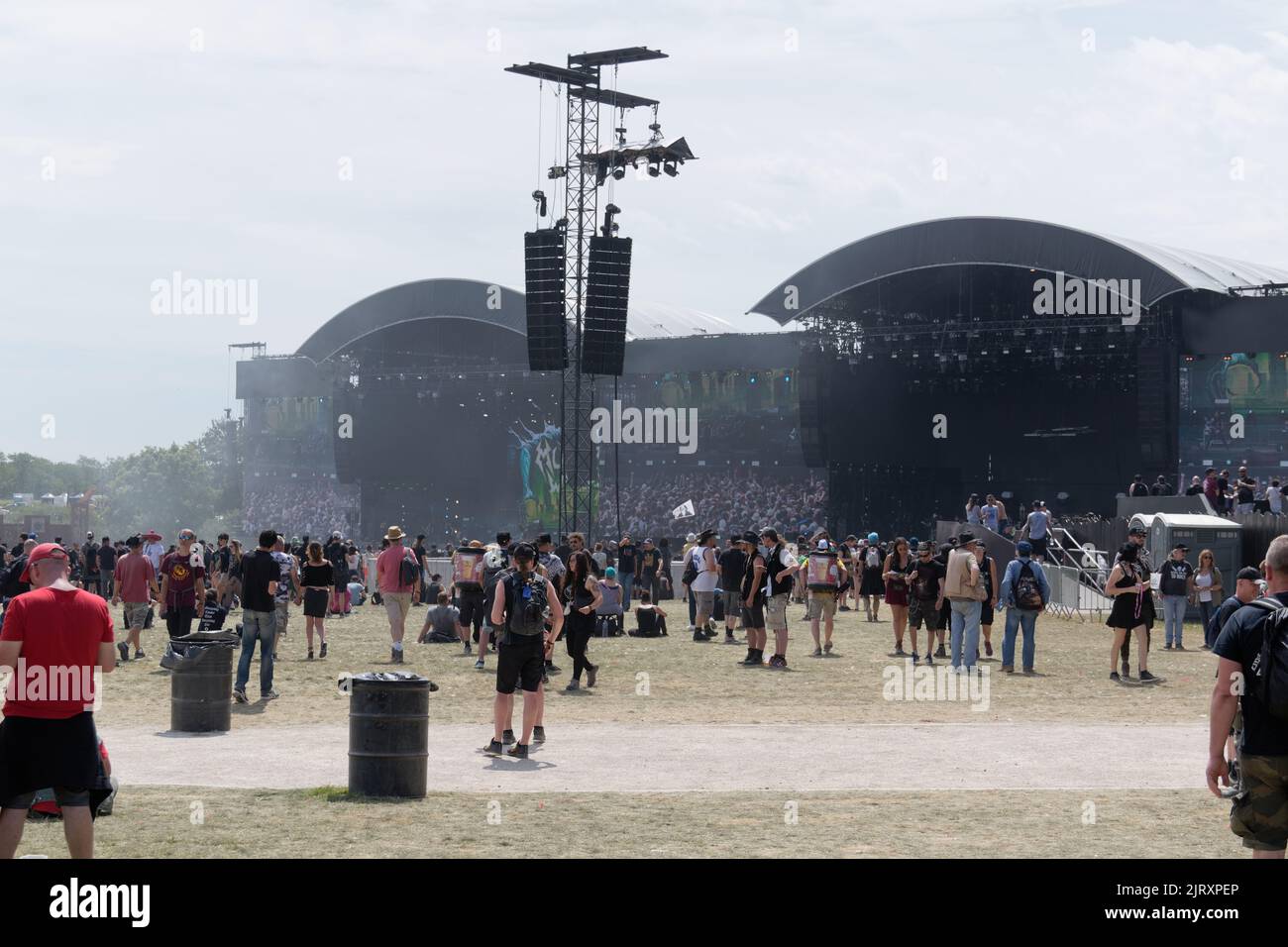 Heavy metal concert audience hi-res stock photography and images - Alamy