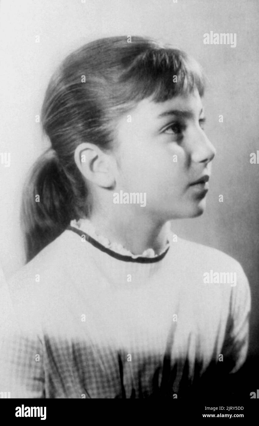 1954 Ca USA The Celebrated American Pop Singer And Actress CHER 