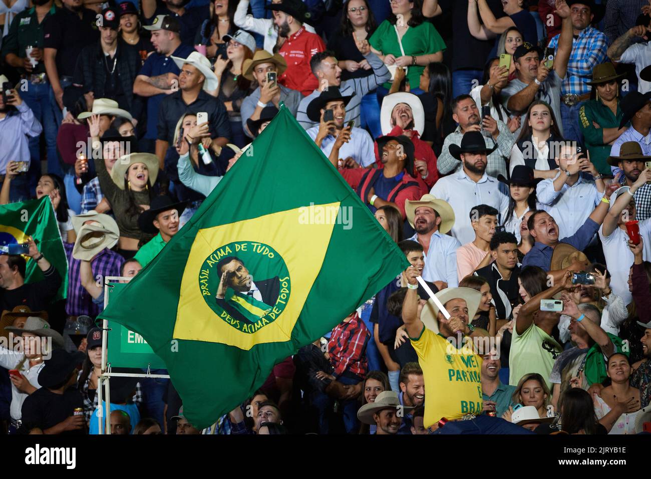 Barretos, Brazil. 26th Aug, 2022. Supporters of Brazilian president and re-election candidate Jair Bolsonaro during the opening of the 28th International Rodeo in Barretos, Sao Paulo, Brazil, on August 26, 2022. (Photo by Igor do Vale/Sipa USA) Credit: Sipa USA/Alamy Live News Stock Photo