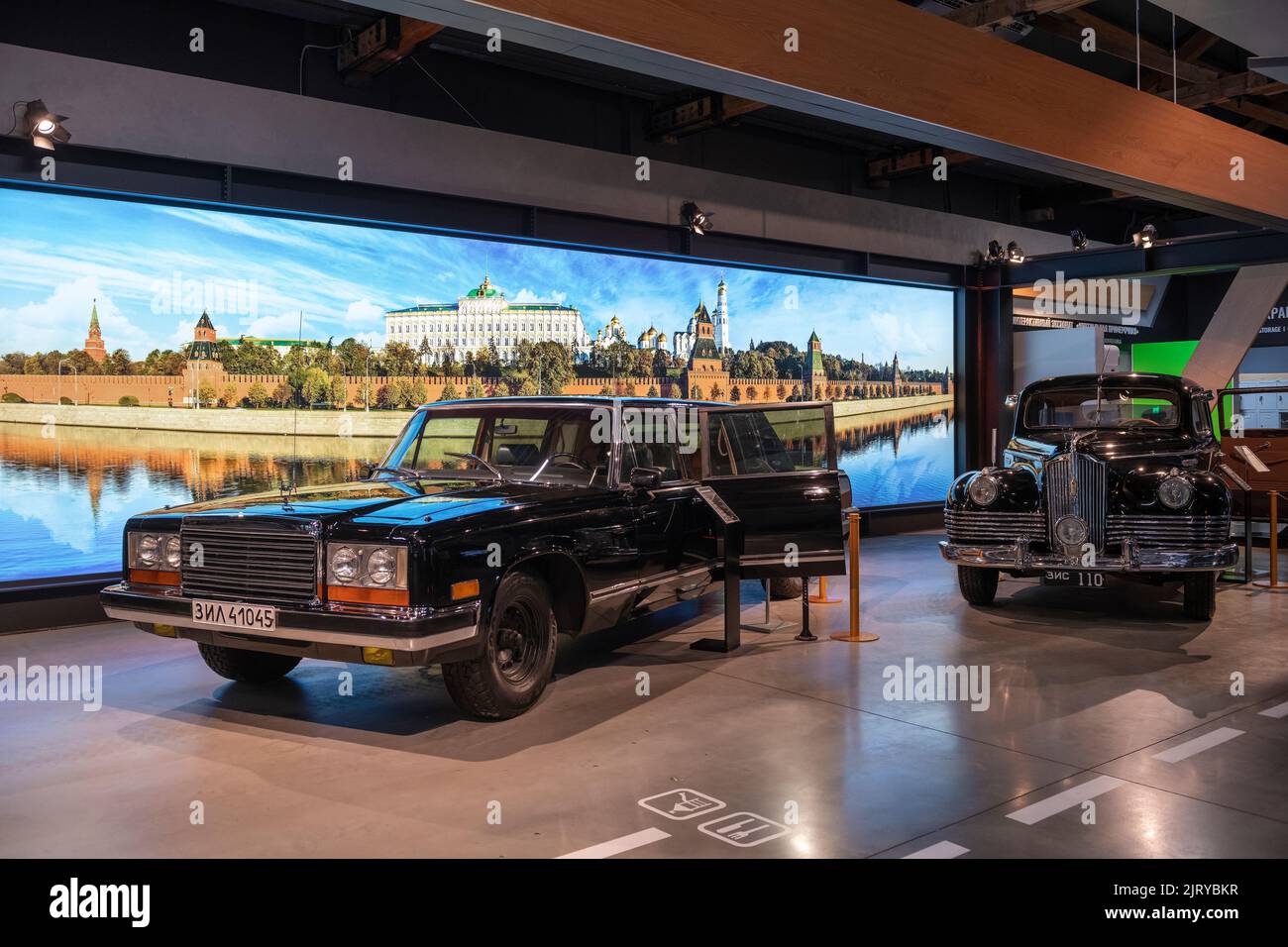 MOSCOW, RUSSIA - AUGUST 17, 2022: Two cars ZIS-110 and ZIL-41045 serving the top leadership of the Soviet Union in the exposition of the Museum Stock Photo