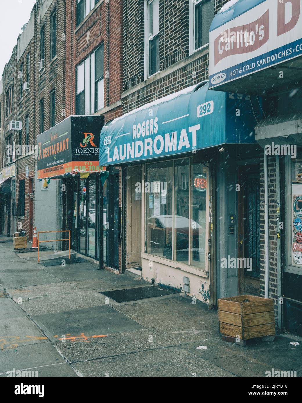 Rogers laundromat hires stock photography and images Alamy