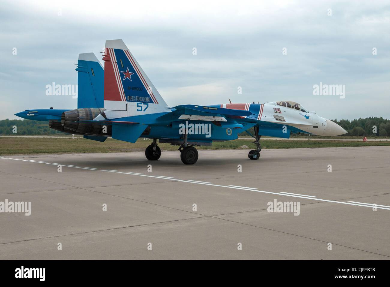 KUBINKA, RUSSIA - AUGUST 19, 2022: Russian multirole fighter Su-35S (RF-95907) of the 'Russian Knights' aerobatic team on the taxiway of Kubinka airpo Stock Photo