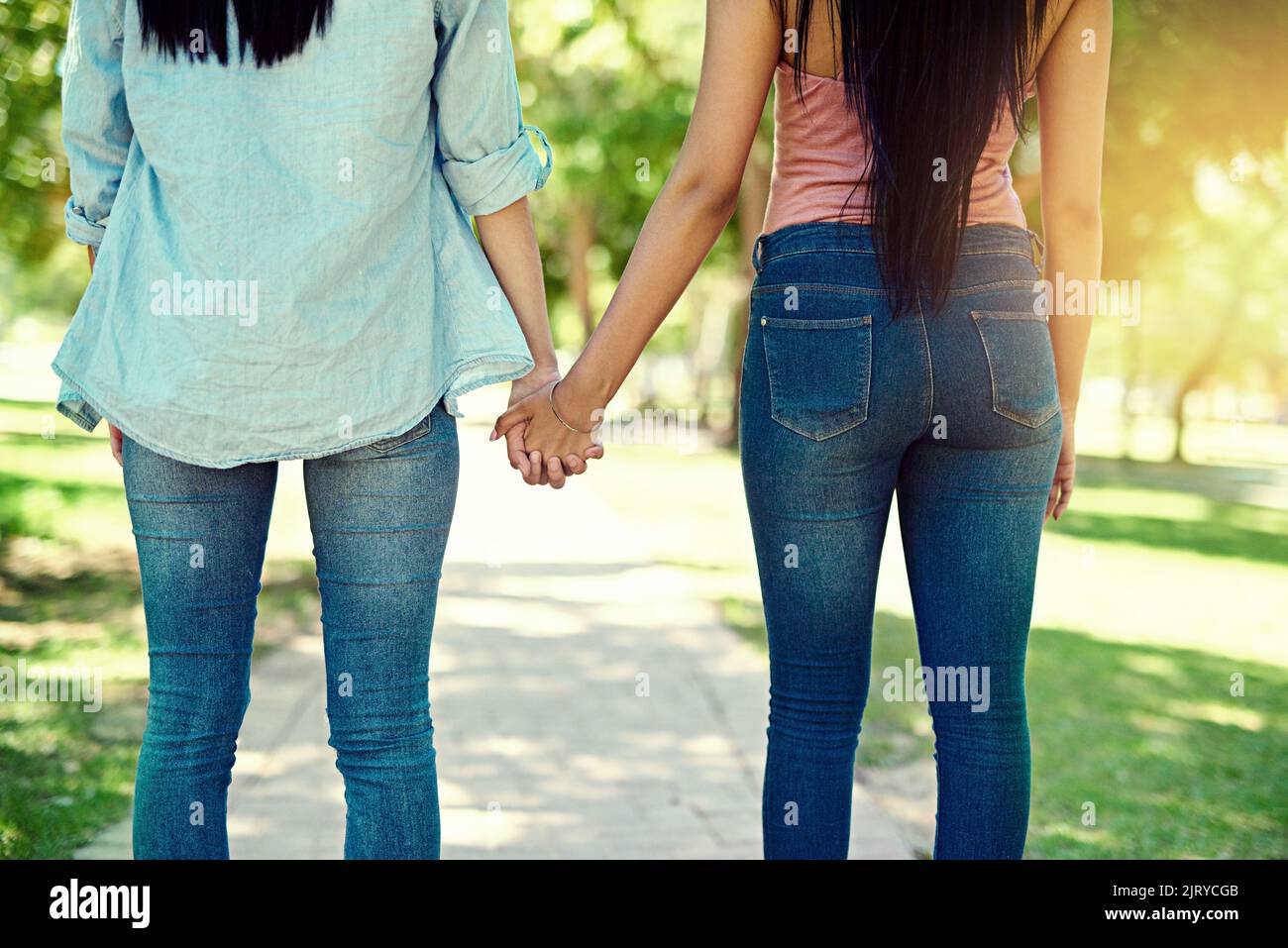Best friend broken friendship hi-res stock photography and images ...