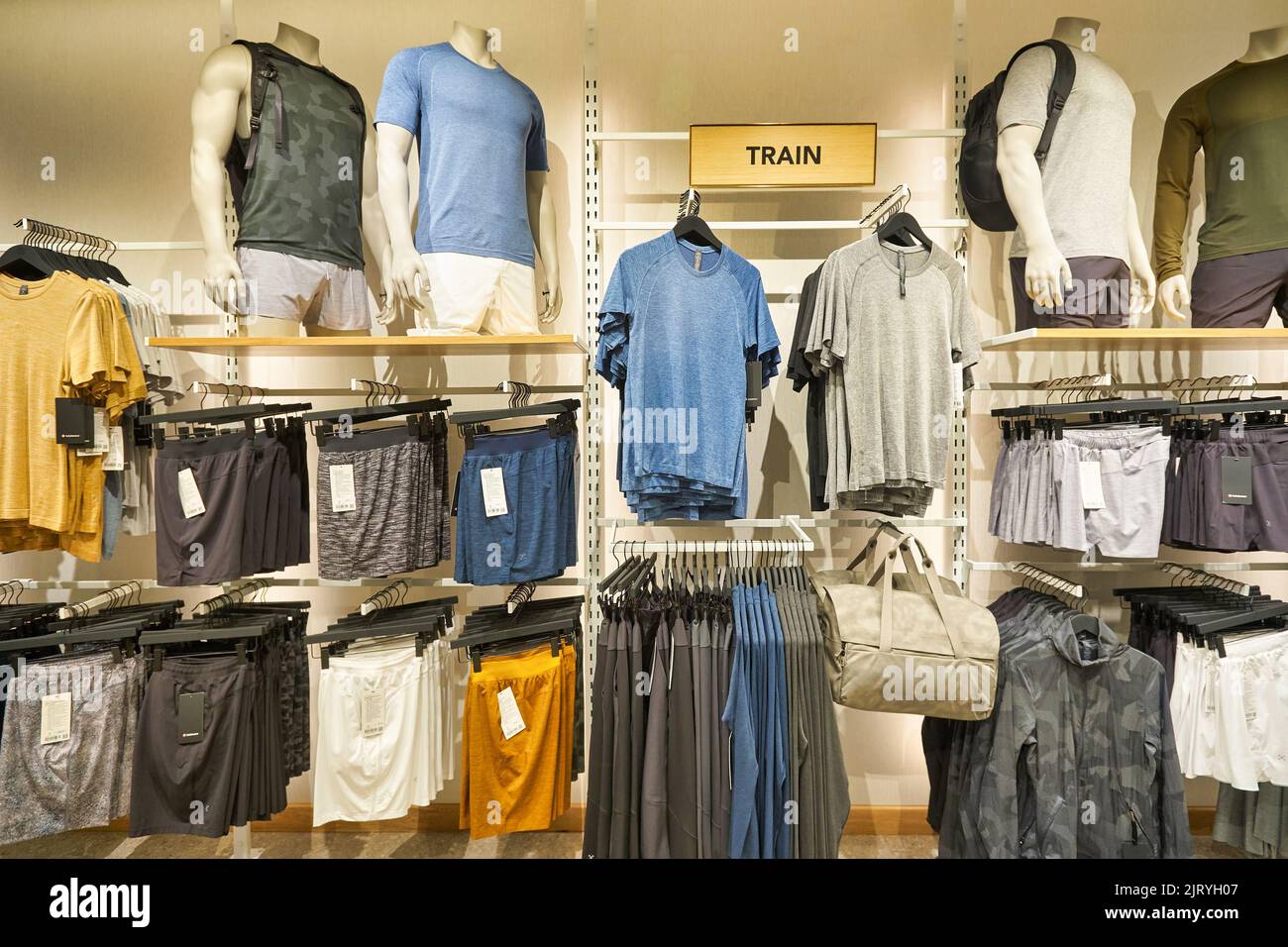 617 Lululemon Store Stock Photos, High-Res Pictures, and Images