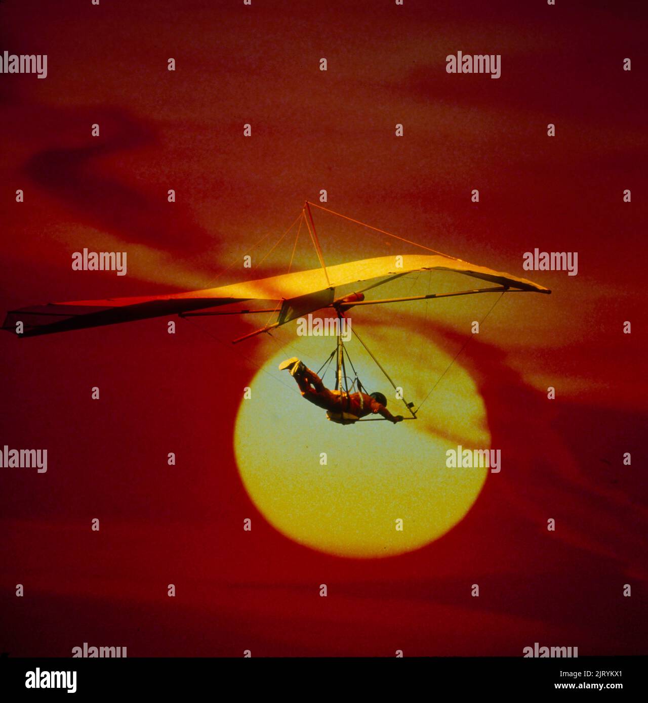 Hang glider sunset silhouette hi res stock photography and images Alamy Hang glider sunset silhouette hi res stock photography and images Alamy
