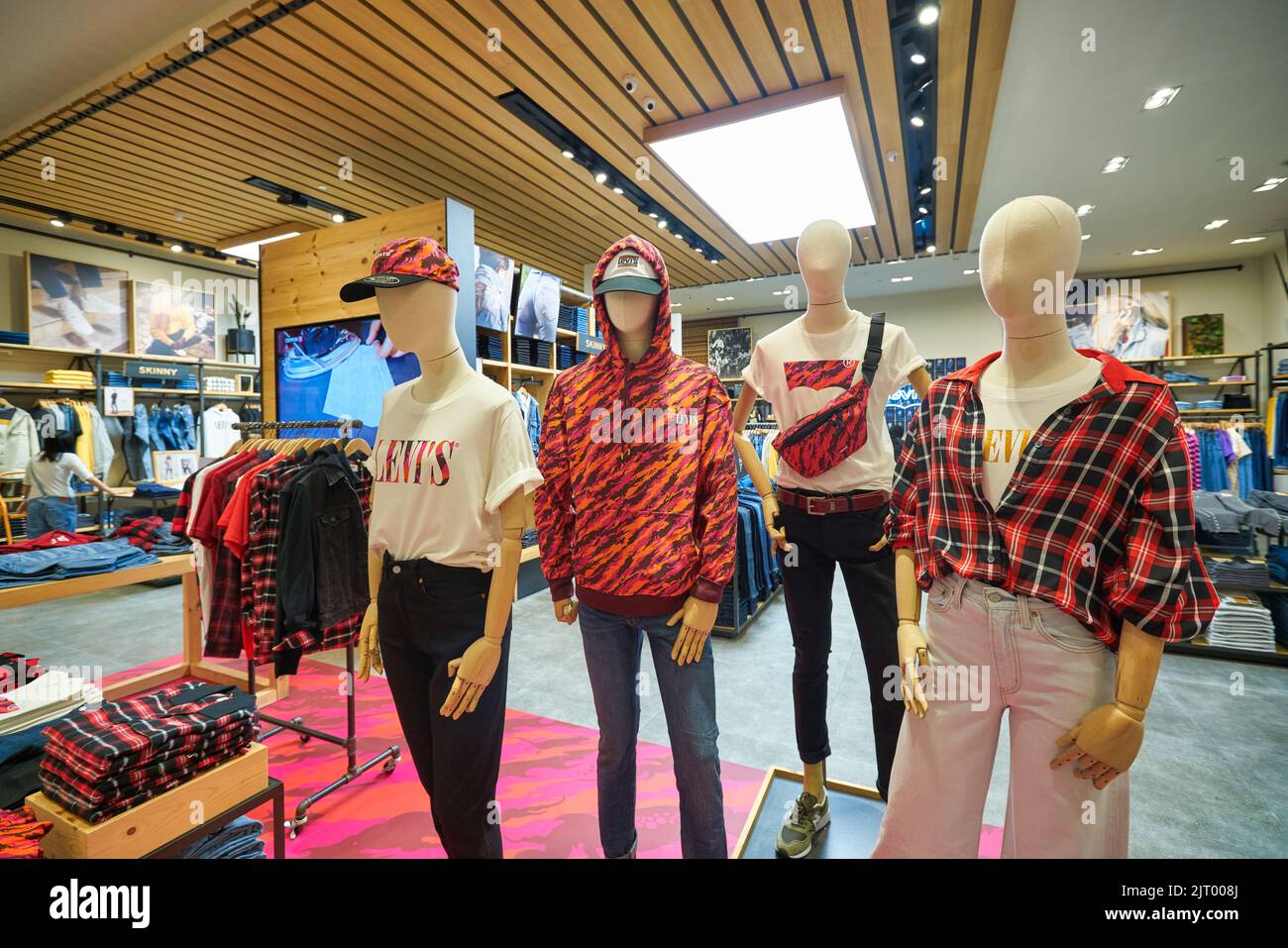 Levis outlet store hi res stock photography and images Page 3